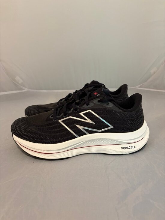 New Balance Fuel Cell Walker Elite 2E wide men’s running shoes size 8.5 MWWKELB1